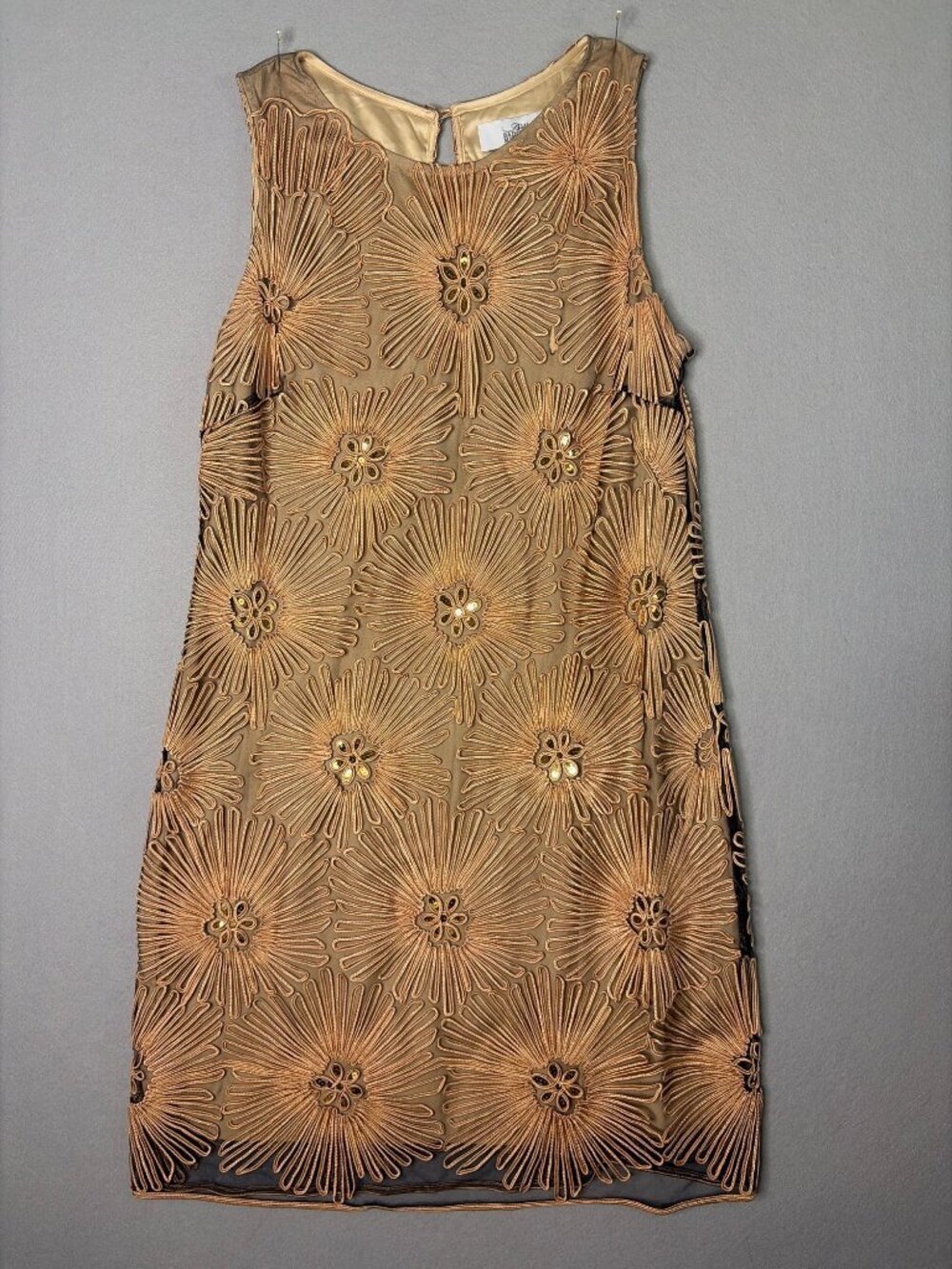 Belle Badgley Mischka Golden Floral Shift Dress Size 10 Cocktail Embroidered